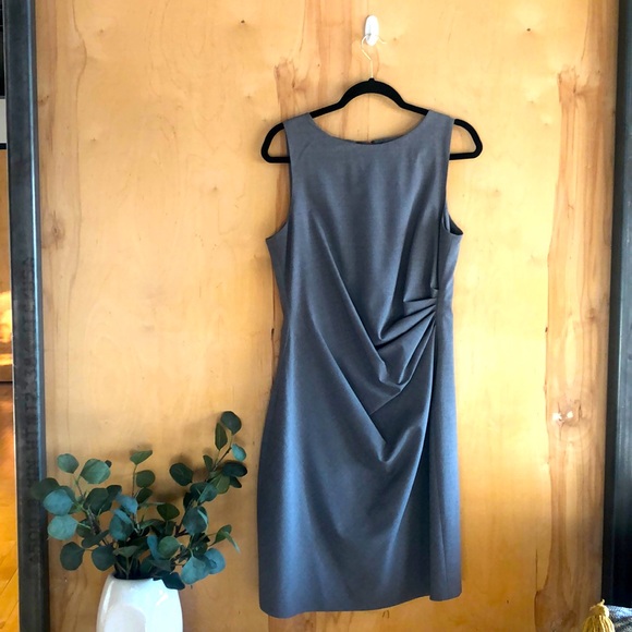 Grey dress - Picture 1 of 3